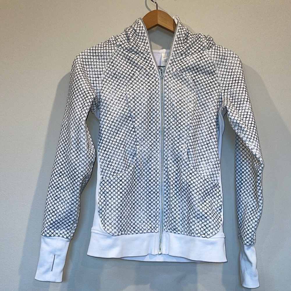Lululemon Scuba Hoodie III
Dottie Eyelet White Black / White